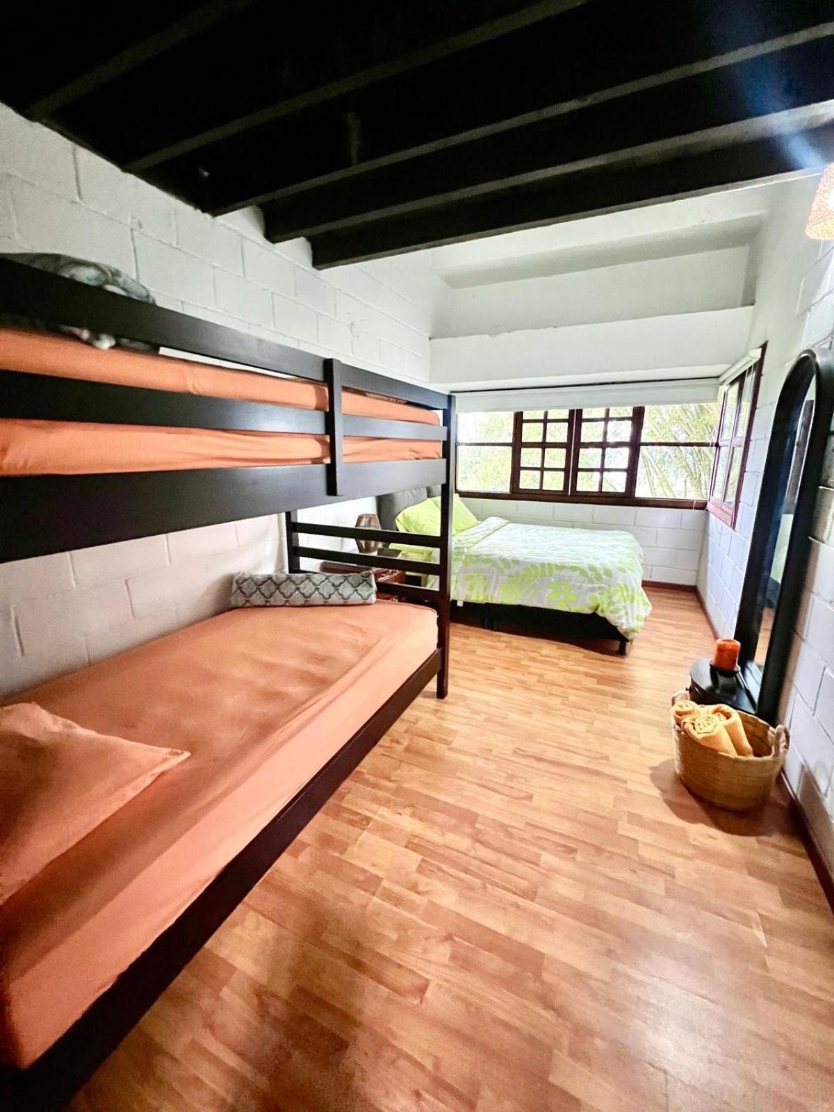 Hotel Maca Lago Калима Екстериор снимка